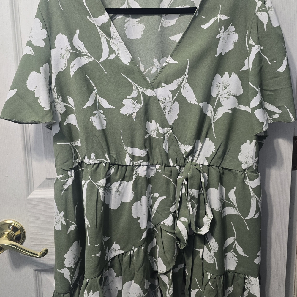 BloomChic Green Ruffled Tie Front Blouse